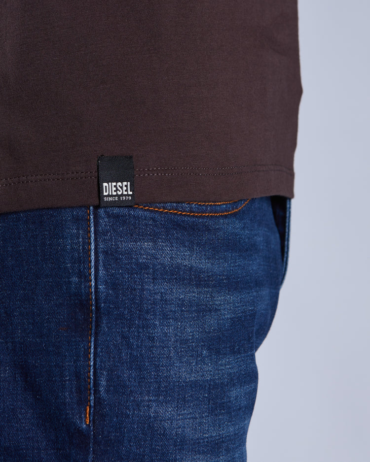 Basic Caden O Neck Tee Dark Chocolate