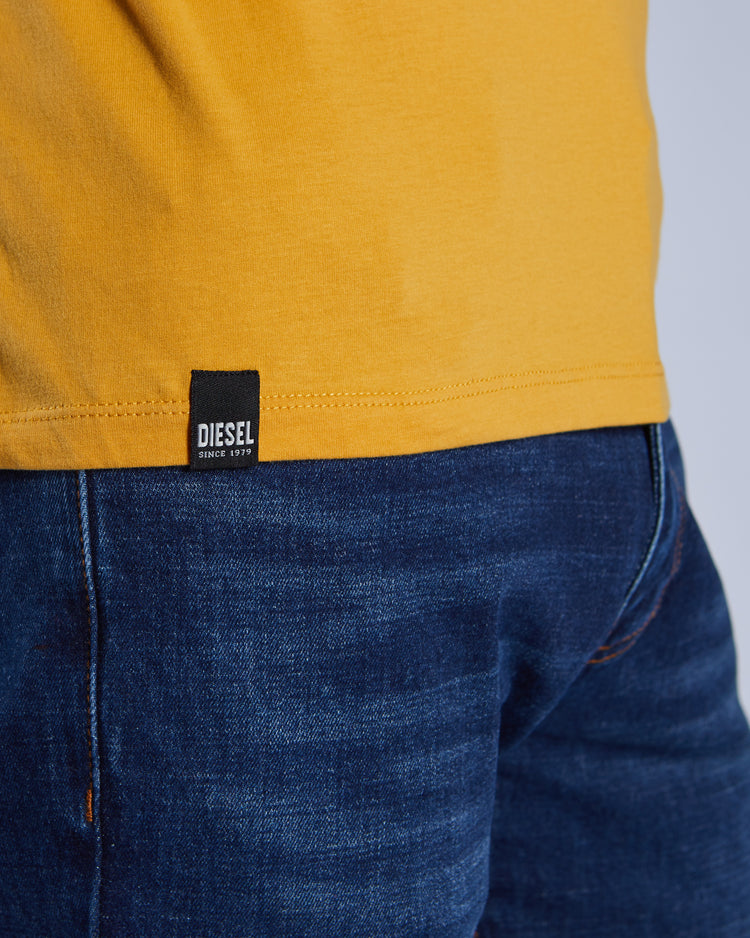 Basic Caden O Neck Tee Golden Laurel