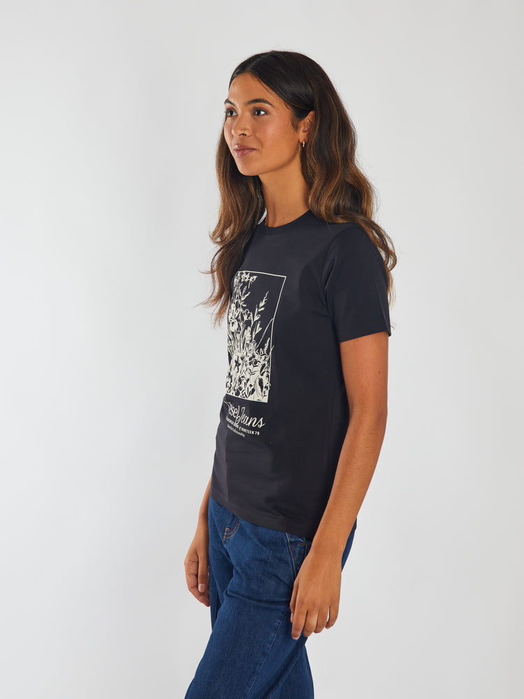 Moyna Tee Black