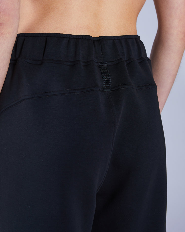 Neom Jogger Beetle Black