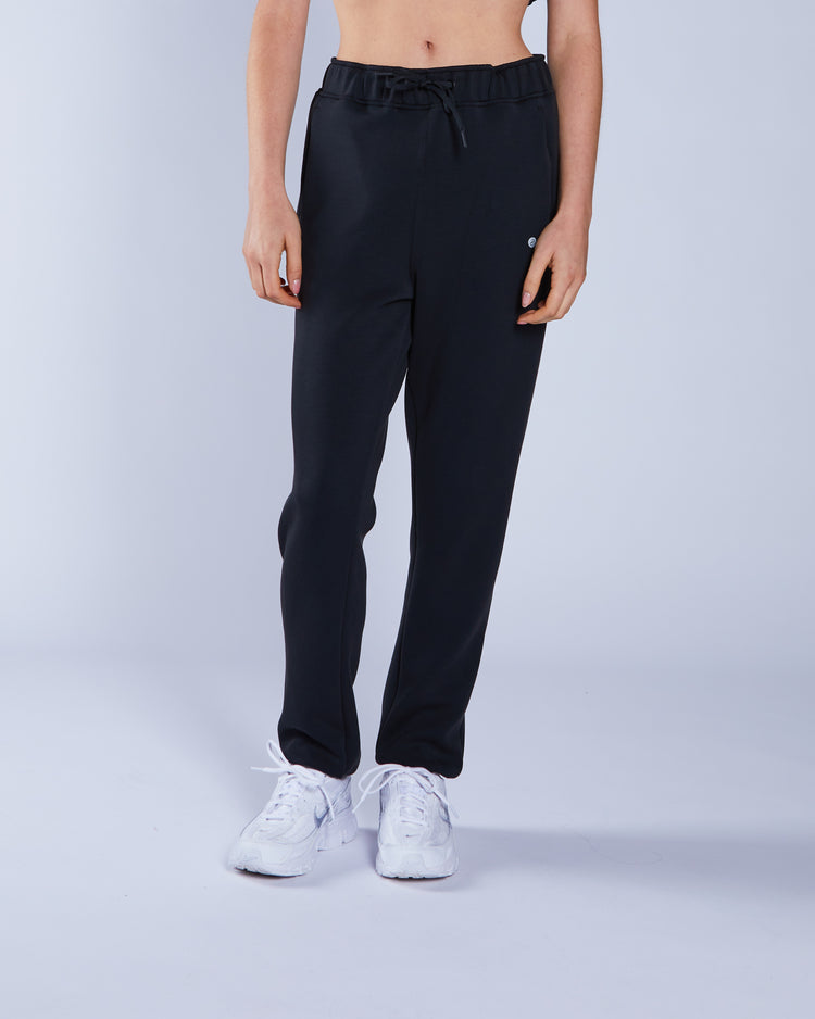Neom Jogger Beetle Black