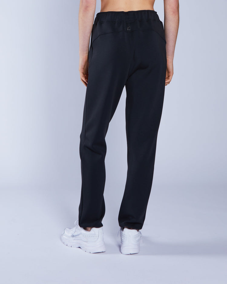 Neom Jogger Beetle Black