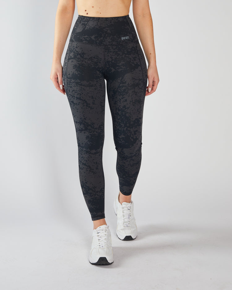 Nova Uhr Pant Black Acid Wash