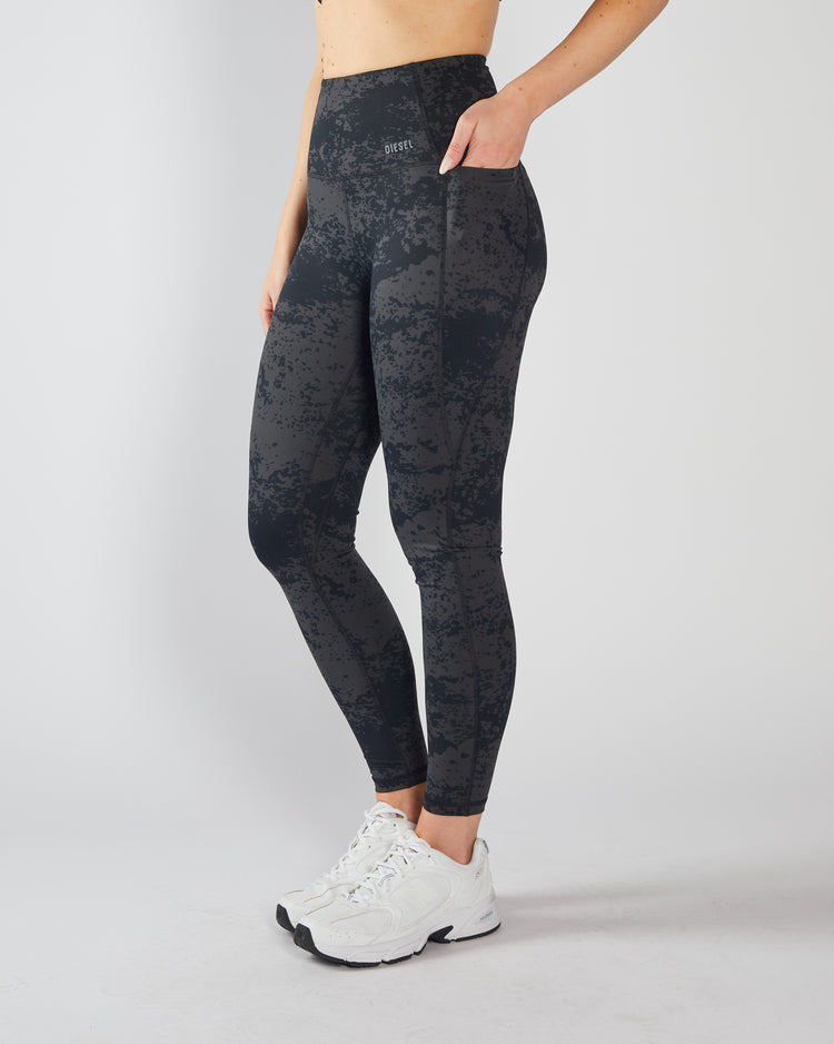 Nova Uhr Pant Black Acid Wash