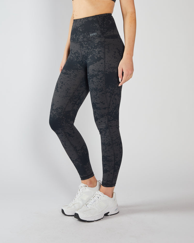 Nova Uhr Pant Black Acid Wash