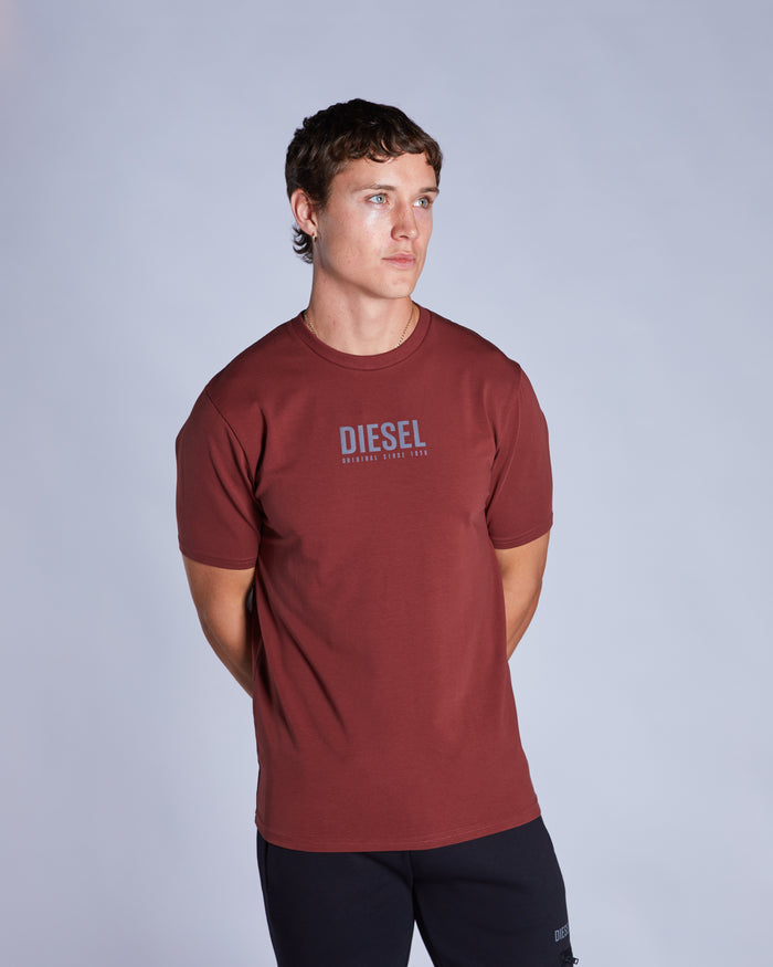 Brosnach Tee Brick Red