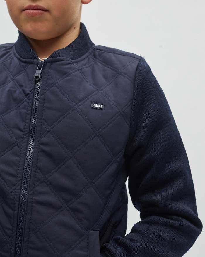 Charlie Hybrid Zip Through