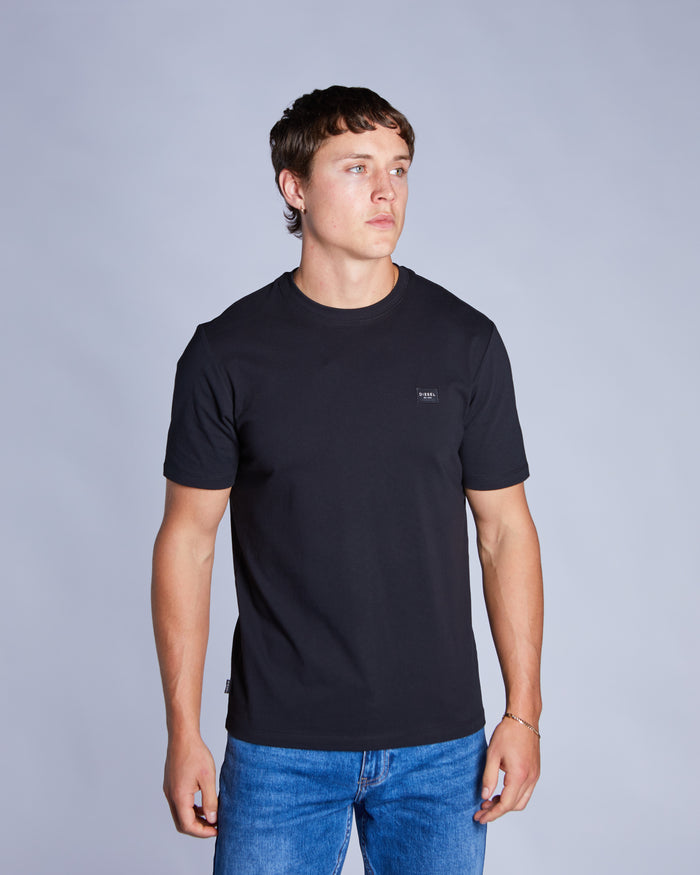 Devyn Tee Black Tar