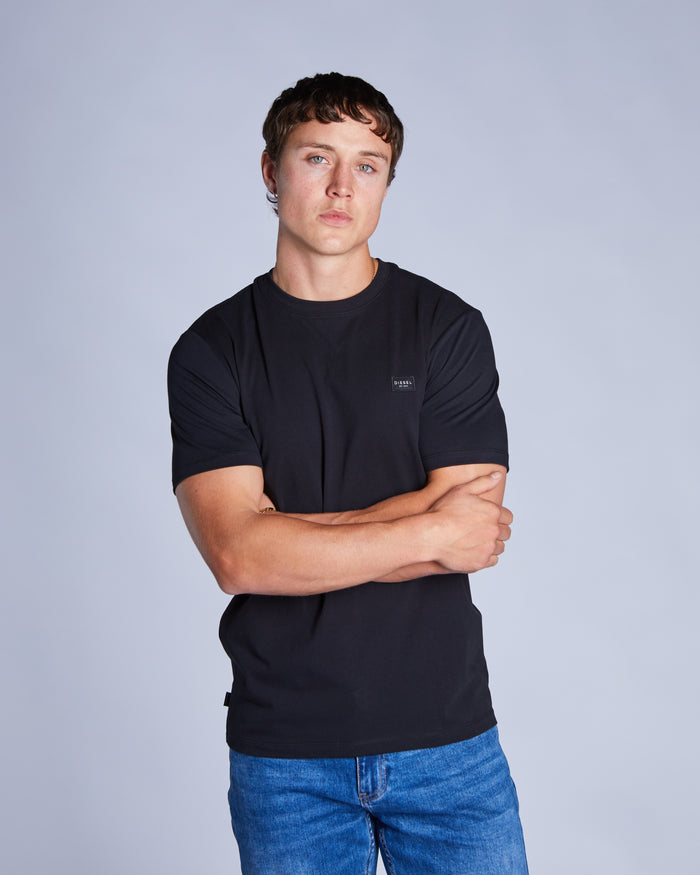 Devyn Tee Black Tar