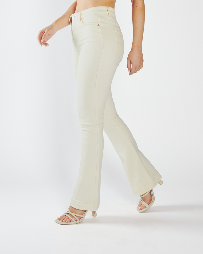 Gina Hr Bootleg Cream