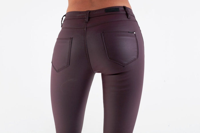 Britta Mid Rise Leather Look Wine