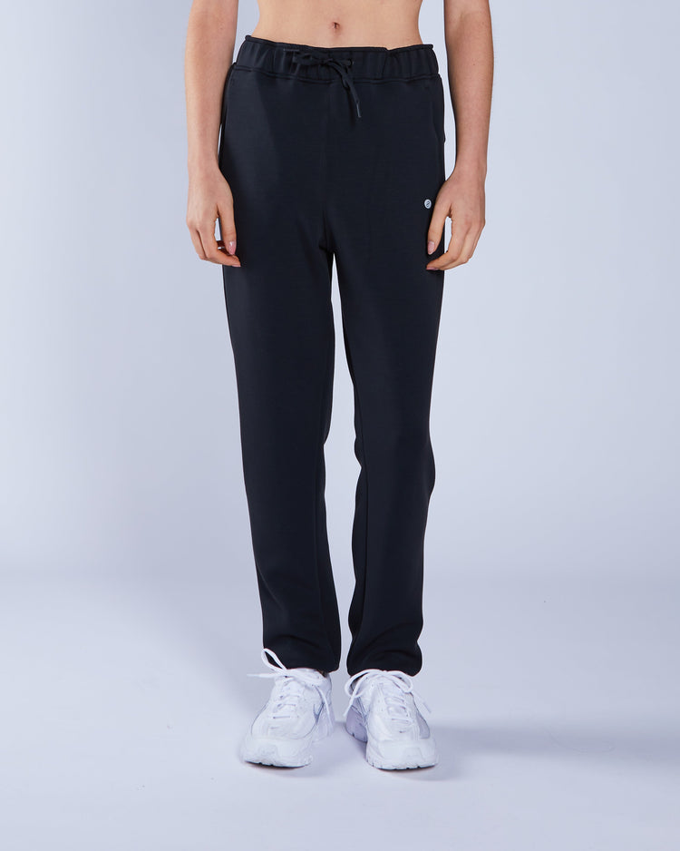 Neom Jogger Beetle Black
