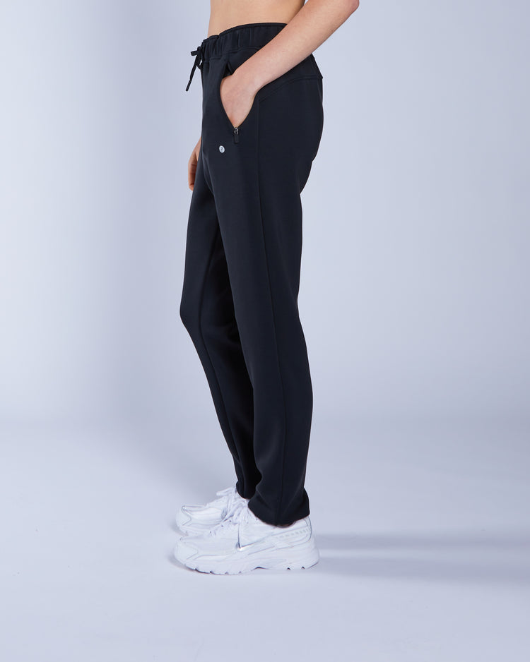 Neom Jogger Beetle Black