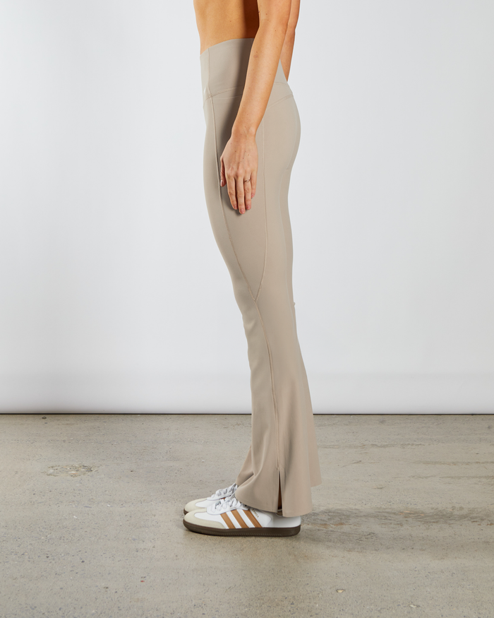 Nika UHR Glow Pant Toasted Cinnamon