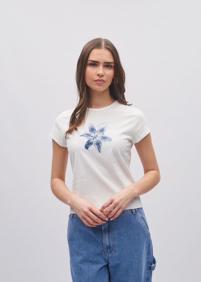 Satine Tee Blue Daisy
