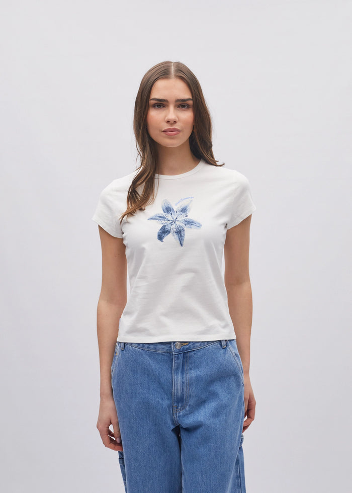 Satine Tee Blue Daisy