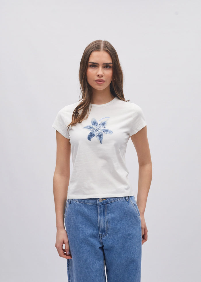 Satine Tee Blue Daisy