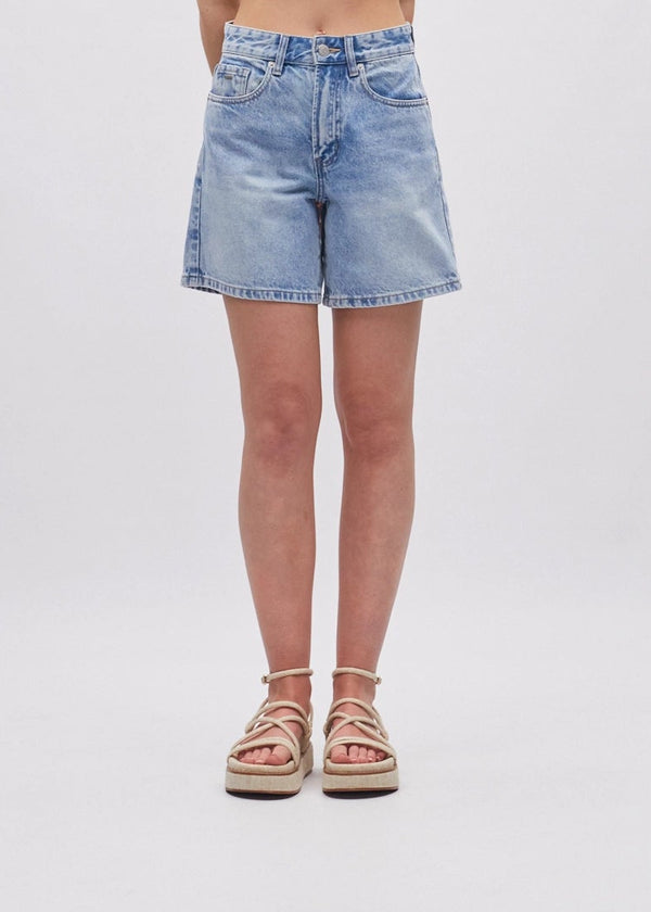 Taylor Short Light Blue