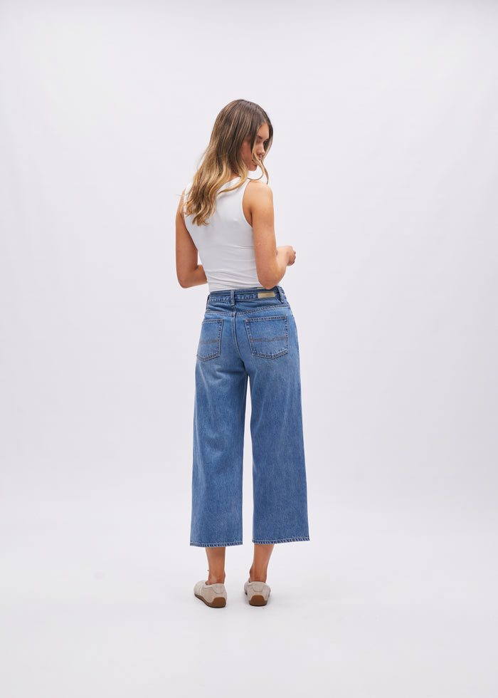 Zoey Wide Crop Medium Blue