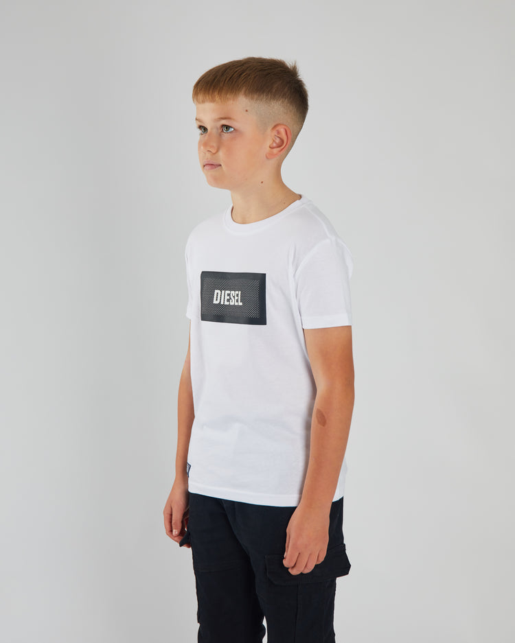 Cillian Tee White