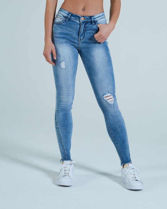 Makenzie Medium Waist Skinny Blue