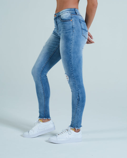 Makenzie Medium Waist Skinny Blue