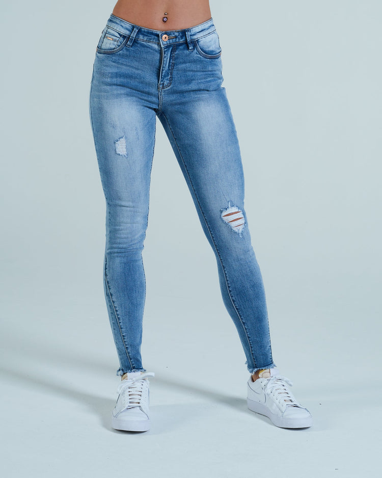 Makenzie Medium Waist Skinny Blue