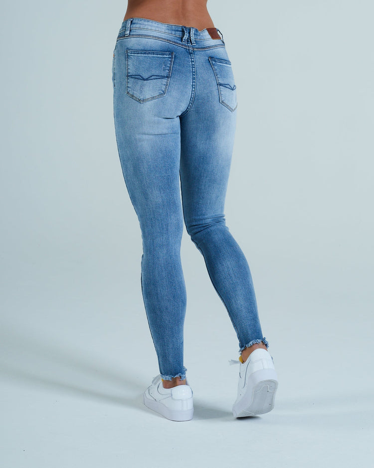 Makenzie Medium Waist Skinny Blue