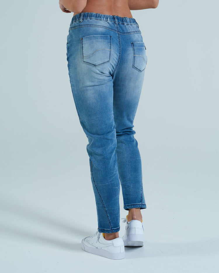 Aliya Jogger Jean Medium Blue Wash