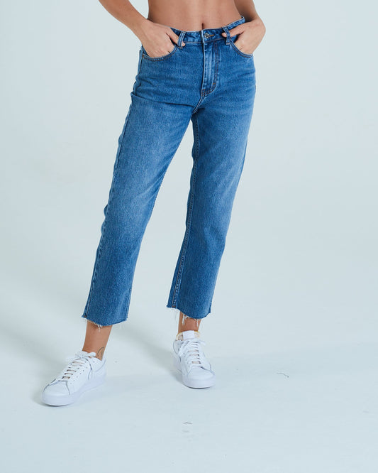 Taylor Straight Leg Medium Blue Wash